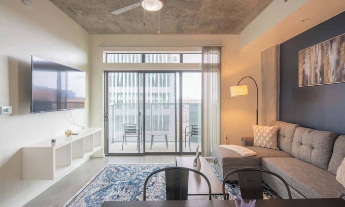 Evans Churchill Apartamento | Heart of PHX 1BR APT in CDT with Gym Pool Parking