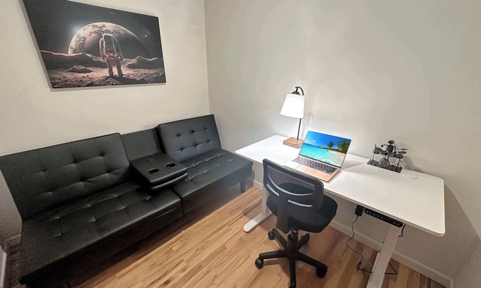 Historic Downtown La Crosse Apartamento | Central Downtown Stay with flex space