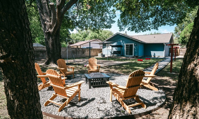 East MLK Casa | Central East Austin Fun Home with Sand Court + Games