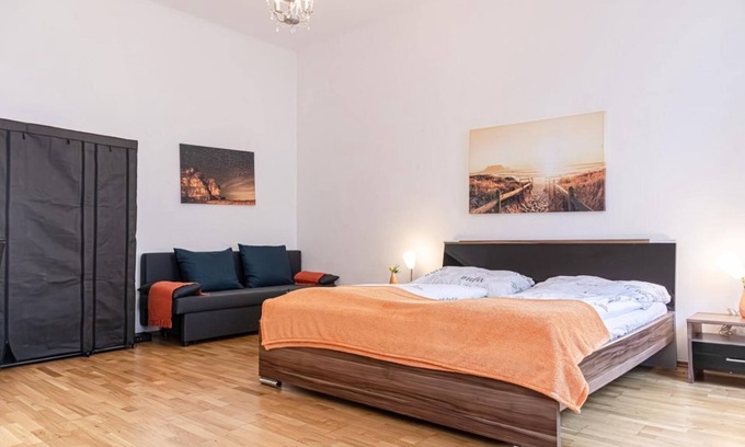 Favoriten Apartamento | Central Elegance 2 BR Apt @Vienna's Vibrant Center