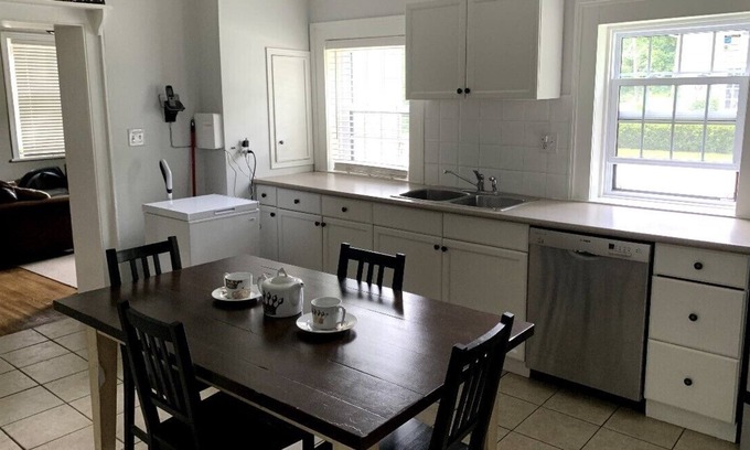 Elora Casa | Central Elora Private Get - A - Way