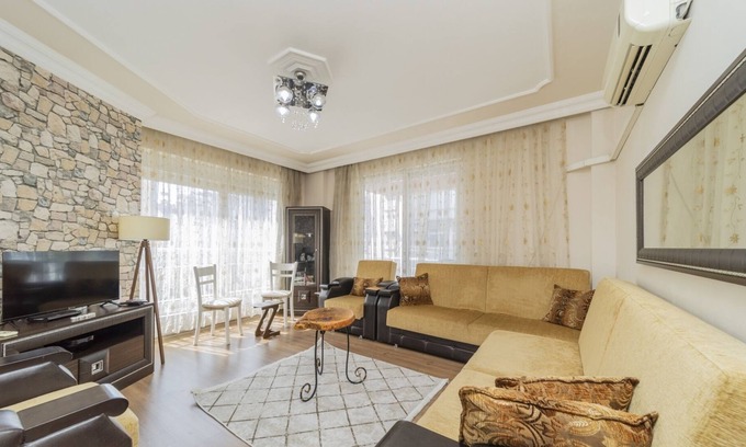 Antalya City Centre Apartamento | Central Flat w Balcony 10 min to MarkAntalya Mall