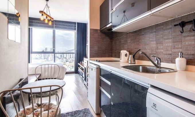 Atasehir Apartamento | Central Flat with Amazing City View in Atasehir