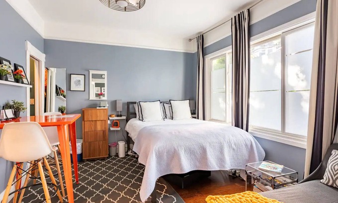 Hayes Valley Apartamento | Central Guest Favorite: Walk to Everything: Steps from Valencia & Hayes Valley