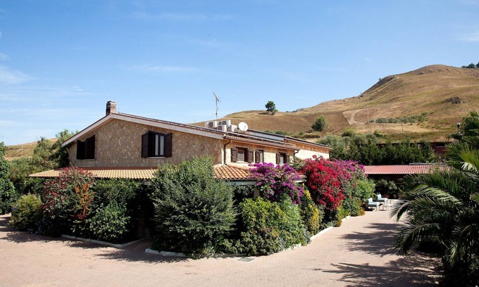 Alia Casa | Casa en Sicilia con piscina y colinas