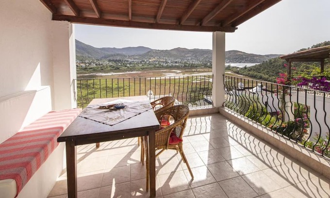 Dagbelen Casa | Central House with Shared Po