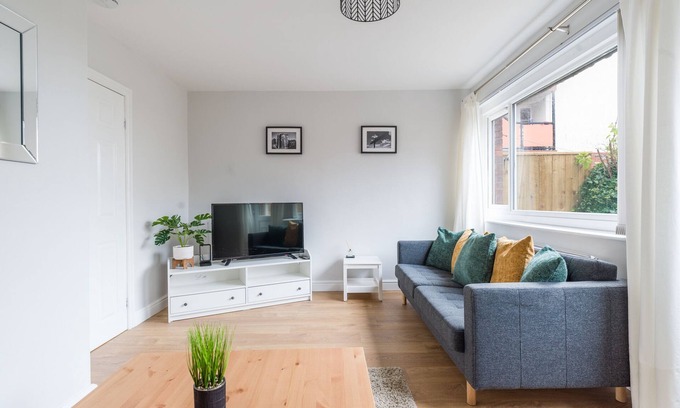 Newcastle-upon-Tyne Casa | Central large 3 bedroom home