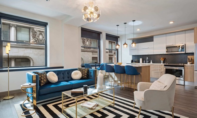 Downtown Chicago Apartamento | Central Location: Exclusive Apts for Large Groups