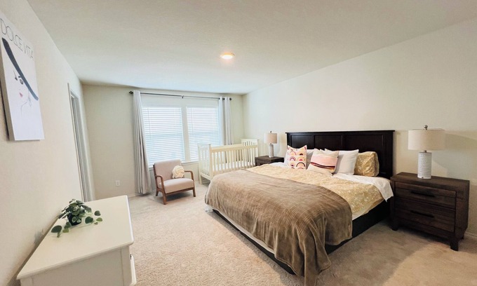 Wetmore Casa | Central Location Near BAMC JBSA-Fort Sam Randolph Riverwalk