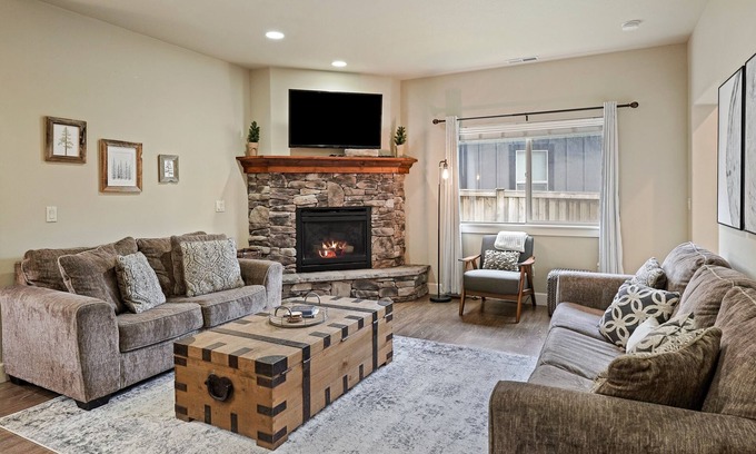 Southeast Bend Casa | Central Location w/Private Hot Tub, Fenced Yard, AC