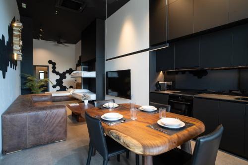 Les Tendetes Apartamento | Central loft 60 m2 ideal for small families