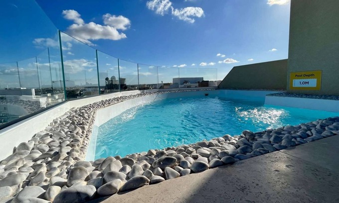 San Gwann Apartamento | ★ Central LUX Apartment ★ w/ POOL & 10m² terrace ➞