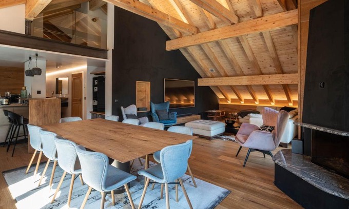 Engelberg Apartamento | Central, Luxury, Chalet-Style Penthouse Apartment