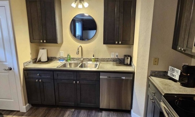 Franklin to the Fort Apartamento | Central Missoula Charmer! Location meets simplicity at this newly remodeled apt!