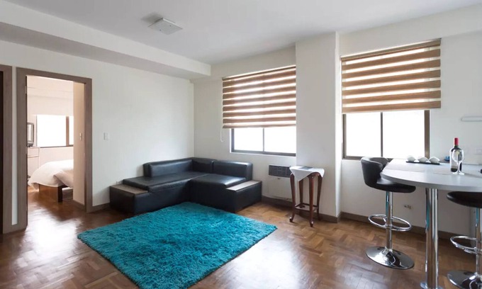 Downtown La Paz Apartamento | Central Modern Apartment near US Embassy and cable car