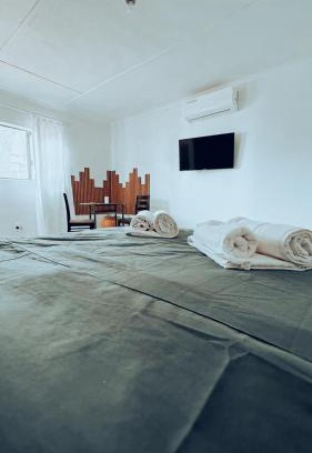 Windhoek West Apartamento | Central Nomad Apartment