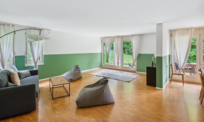 Hirslanden Apartamento | Spacious & central flat with quite terrace