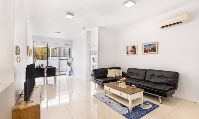 Toowong Apartamento | Central of Toowong! Neat Apt Near Station