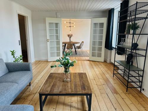 Vejle Apartamento | Central og rummelig lejlighed i Vejle