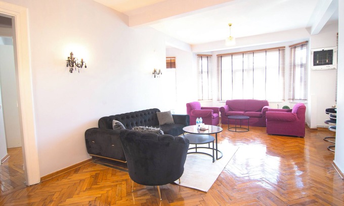 Osmanbey Apartamento | Central Osman bey 2bedr apart with balcony