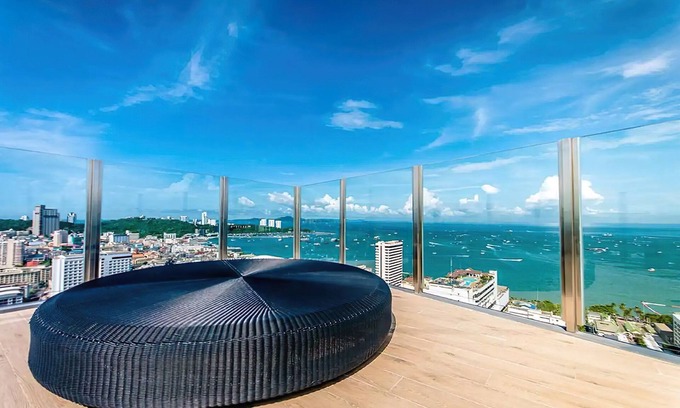 Phra Khanong Nuea Condominio | Central Pattaya with Infinity Pool, Near The Beach
