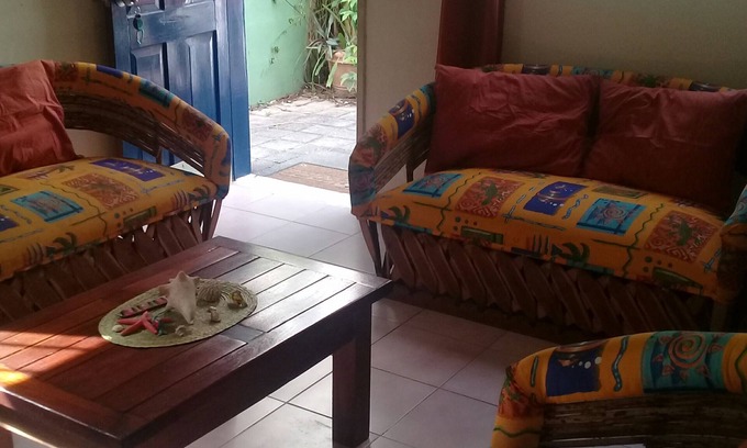 Tohoku Apartamento | Playa central con patio privado. Cerca de todo.