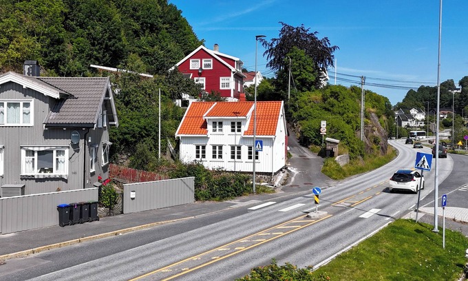 Arendal Casa | Central residence in Arendal with boat and mooring!