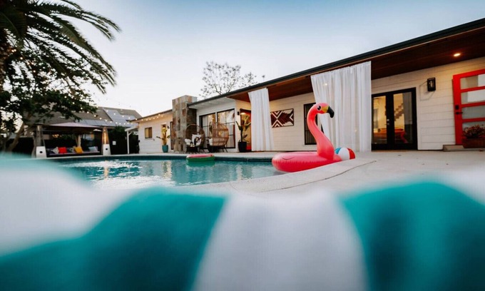 La Mesa Casa | Central SD Luxury Home+Casita, Pool BBQ Sleeps10