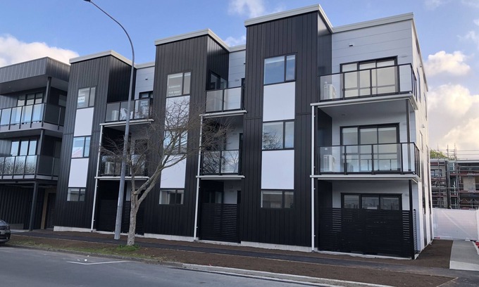 Hamilton Apartamento | Central Stadium Apartment 101
