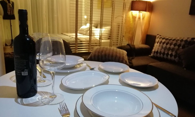 Veroia Apartamento | Central Studio on Clock Square D1