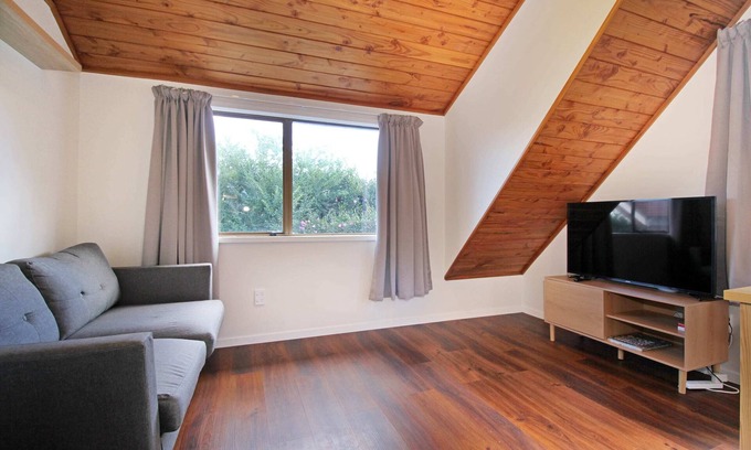Royal Oak Casa | Central Studio Summar