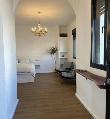 Neve Tzedek Apartamento | Central Studio with a Garden