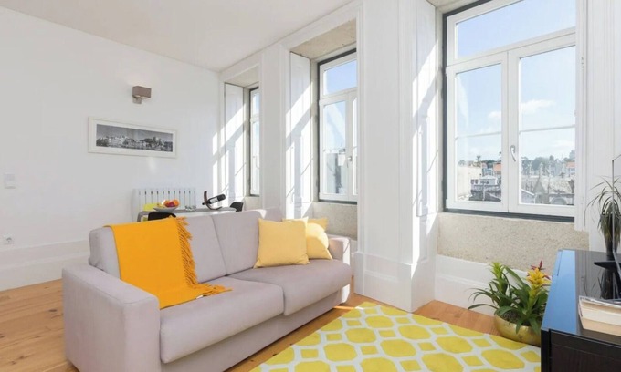 Lapa Apartamento | Colorful Cozy Flat | Ace Location by Host Wise