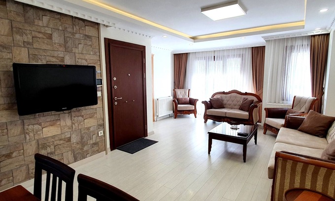Cihangir Apartamento | Central Taksim Cihangir 3BR Deluxe: Ideal for Groups and Families, Sleeps 6