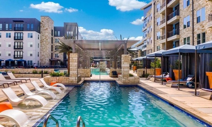 Addison Apartamento | Central Upscale Retreat in Dallas Area