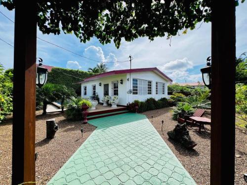 Belize City Casa | CentralCity "Haven" Private Home & Pool