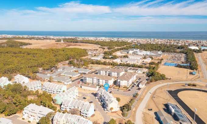 Bermuda Bay Casa | Centrally located townhome w/ a resort-style community pool & gorgeous sunsets!