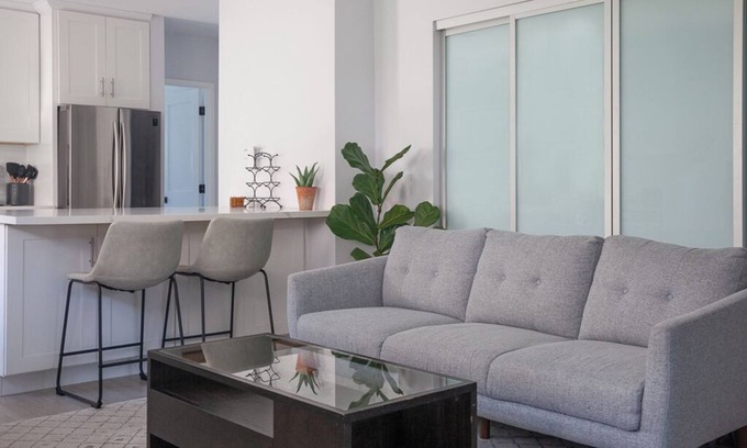 South Pasadena Casa | Centrally Located, Clean and Modern Home in South Pasadena