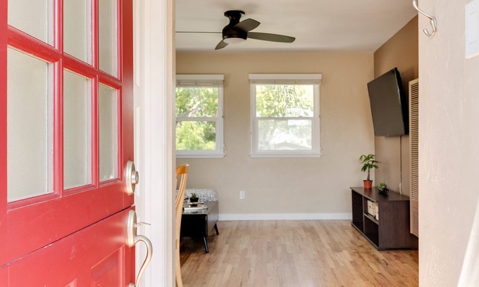 Circle Area Cabaña | Centrally Located, 1-BR at Long Beach Casitas