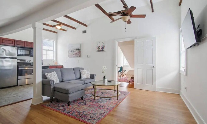 South 7th Ward Apartamento | Centrally located 1bed 1bath,walk to French Q, Bourbon St. & Jazz venues