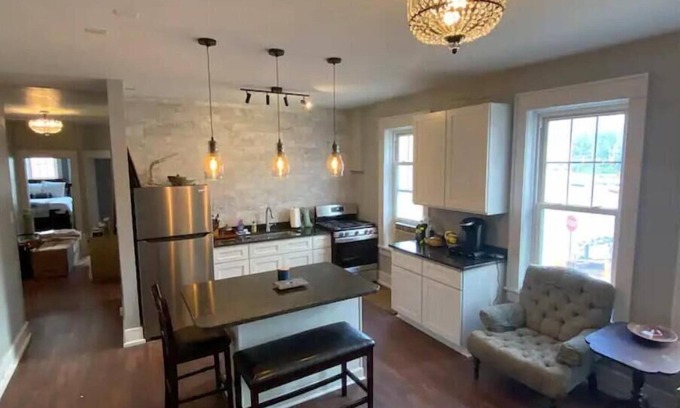 Morgantown Casa | Centrally Located 3 BR Suite with Stylish Upgrades