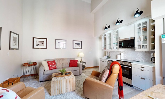 Sun Peaks Hotel | Centrally located, beautifully renovated one-bedroom!