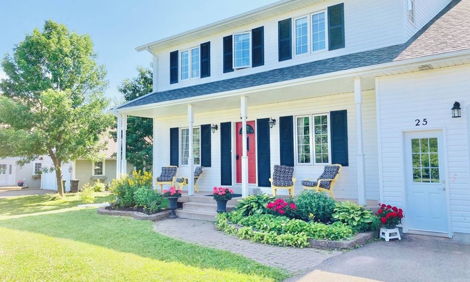 Charlottetown Casa | Centrally Located Bright and Spacious 4 Bedroom with Hot tub