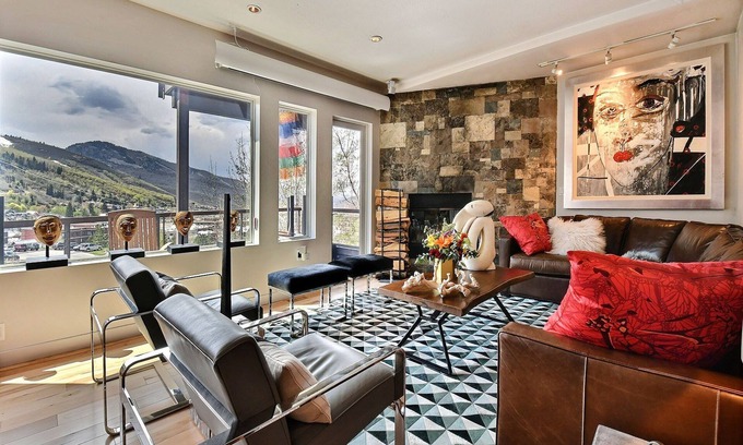 Downtown Park City Casa | Centrally Located, Close to Ski, Main Street, Free Resort Shuttle. Perfect for Sundance!