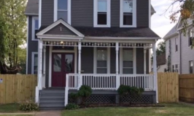 Davenport Apartamento | Centrally located, completely remodeled Full Apt unit