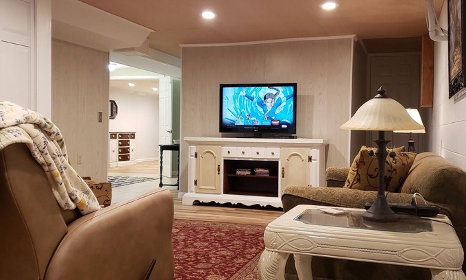 Boyds Creek Apartamento | Centrally Located Easy Drive to UT Knoxville, Pigeon Forge, Seymour, Gatlinburg!