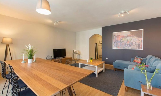 Cihangir Apartamento | Centrally Located Huge Apartment In Cihangir