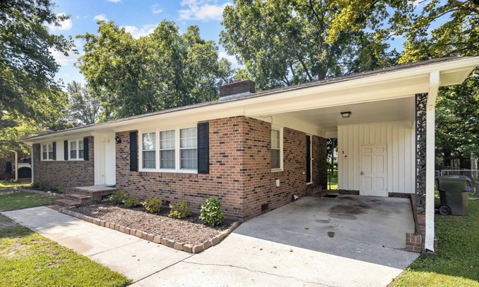 Greenville Casa | Centrally Located in Greenville! Many upgrades!