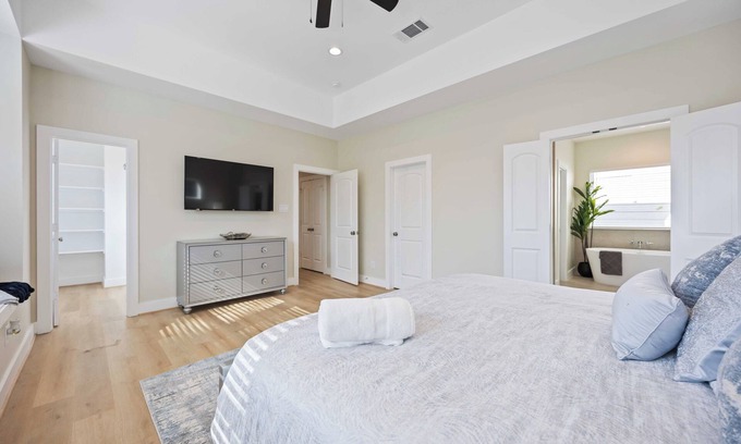 North Houston Casa | Centrally located-New Construction-Luxury Houston Home