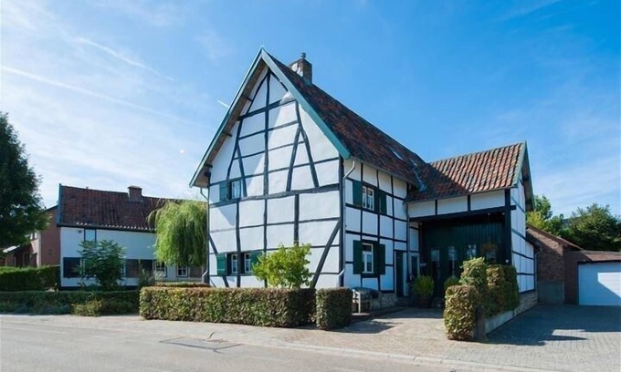 Reijmerstok Cabaña | Centrally located half-timbered farmhouse in the South Limburg hills